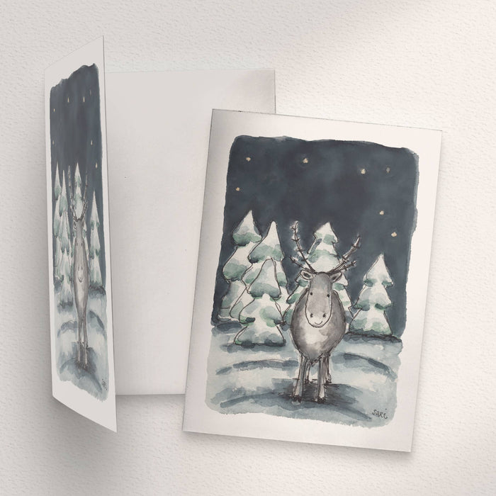 Ren och stjärnklar natt i skogen